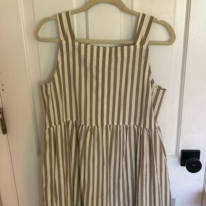 Everlane apron front tan and white stripe dress size M